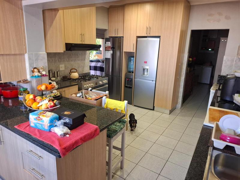 To Let 3 Bedroom Property for Rent in Churchill Estate Western Cape
